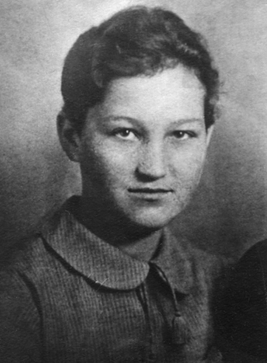 Zoya_Kosmodemyanskaya_1941.png